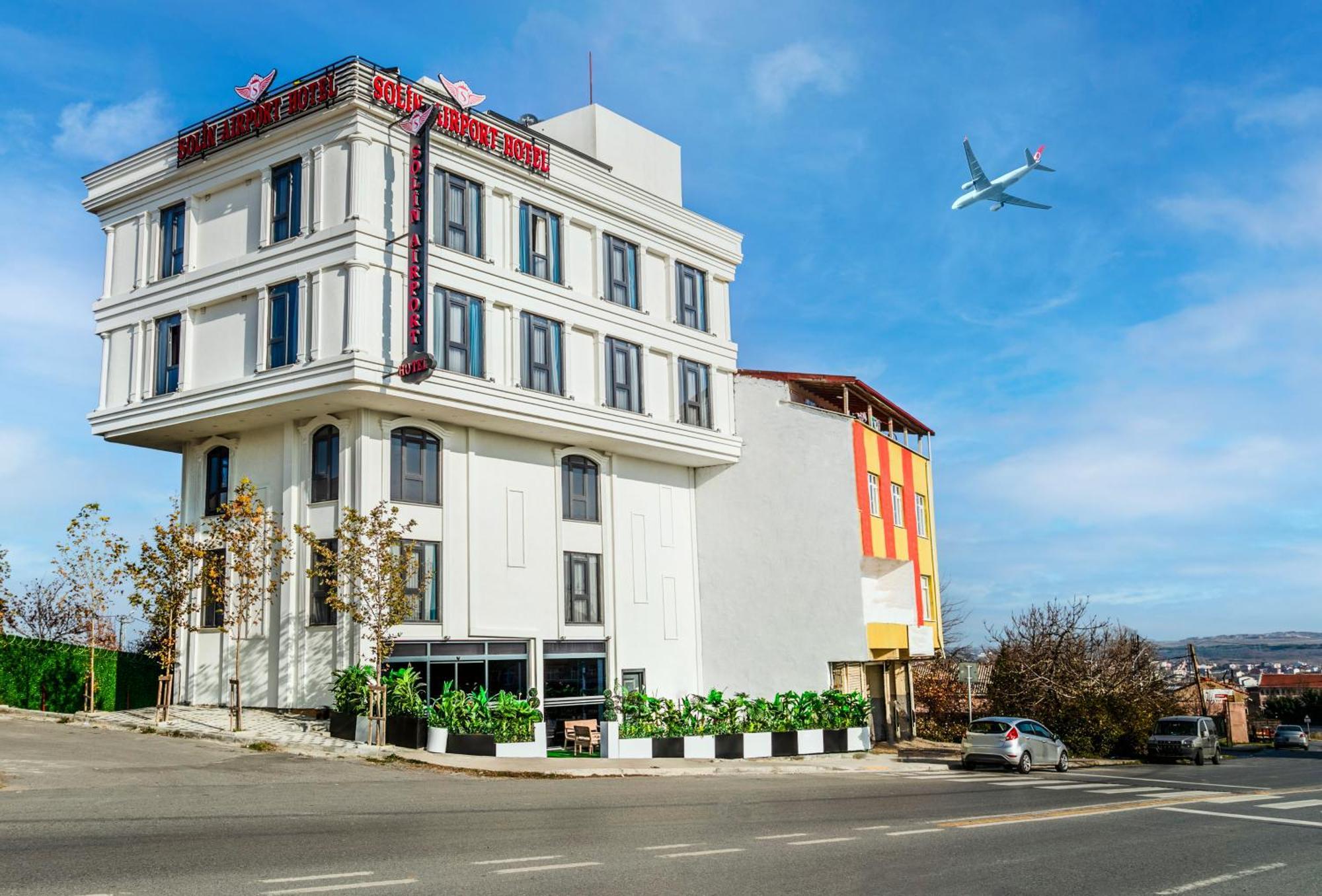 Hotel Solin Airport
