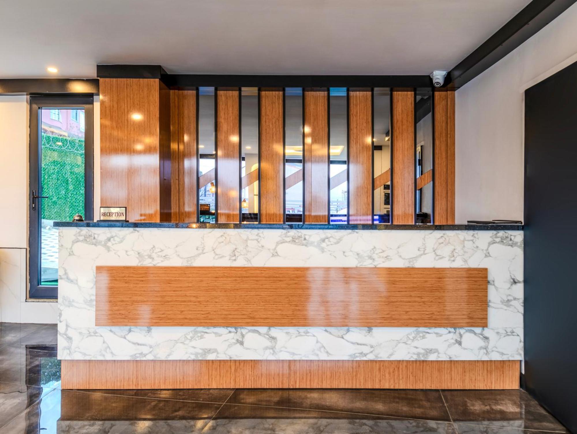 Solin Airport Hotel 4*